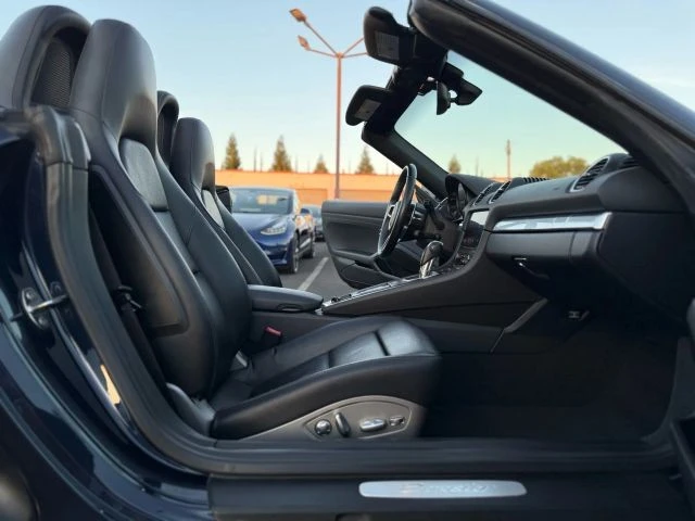 2018 Porsche 718 Boxster - Image 13 of 21