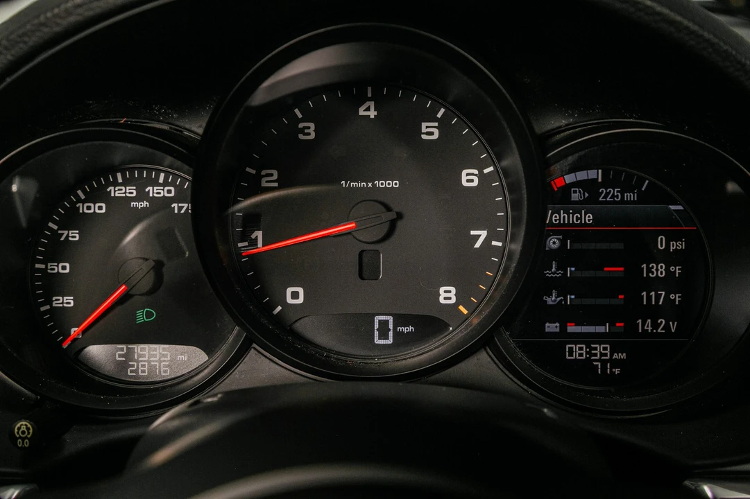 2018 Porsche 718 Boxster - Image 10 of 21
