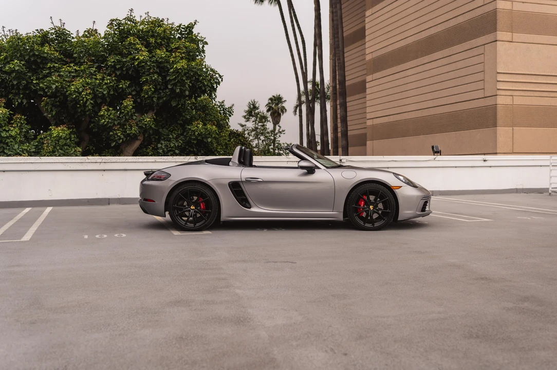 2018 Porsche 718 Boxster S - Image 9 of 31