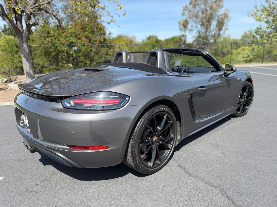 2018 Porsche 718 Boxster - Image 16 of 31
