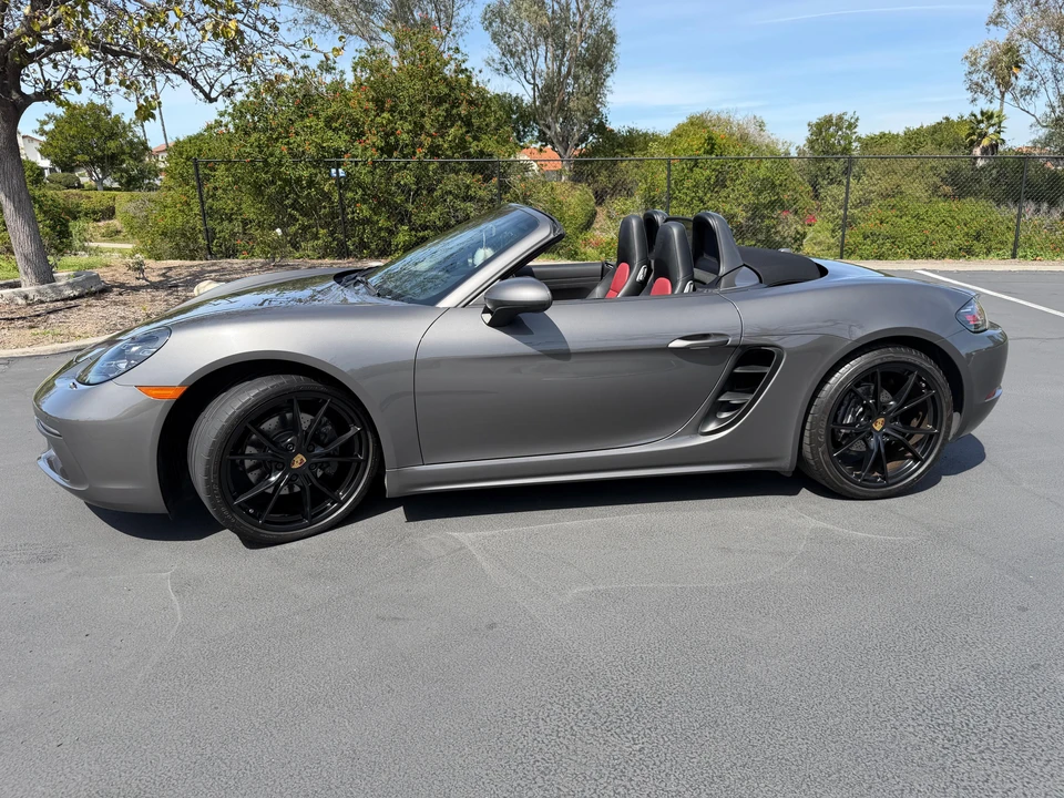 2018 Porsche 718 Boxster - Image 11 of 31
