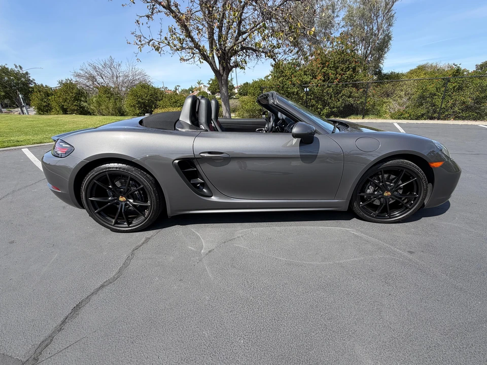 2018 Porsche 718 Boxster - Image 17 of 31