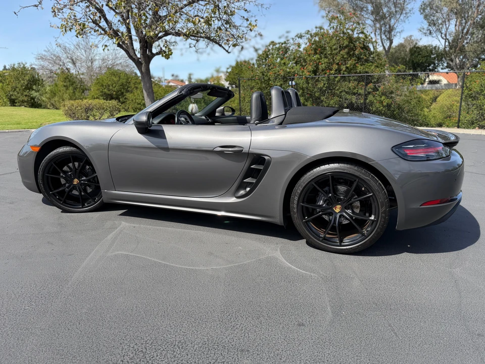 2018 Porsche 718 Boxster - Image 13 of 31
