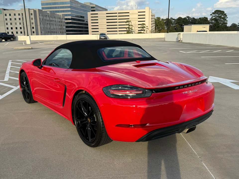 2018 Porsche 718 Boxster - Image 15 of 31