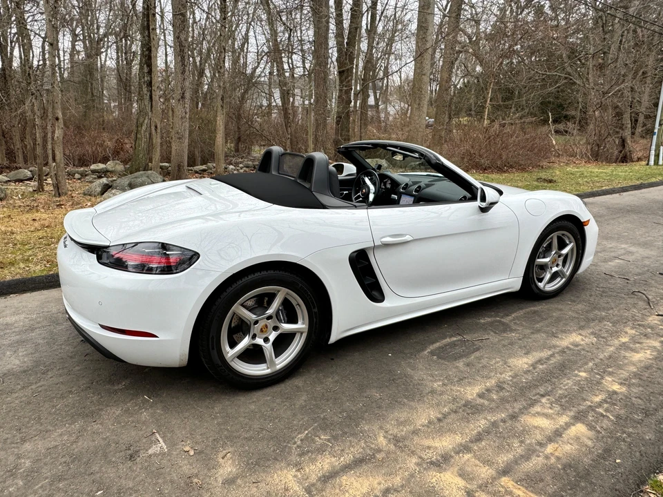 2018 Porsche 718 Boxster - Image 18 of 31