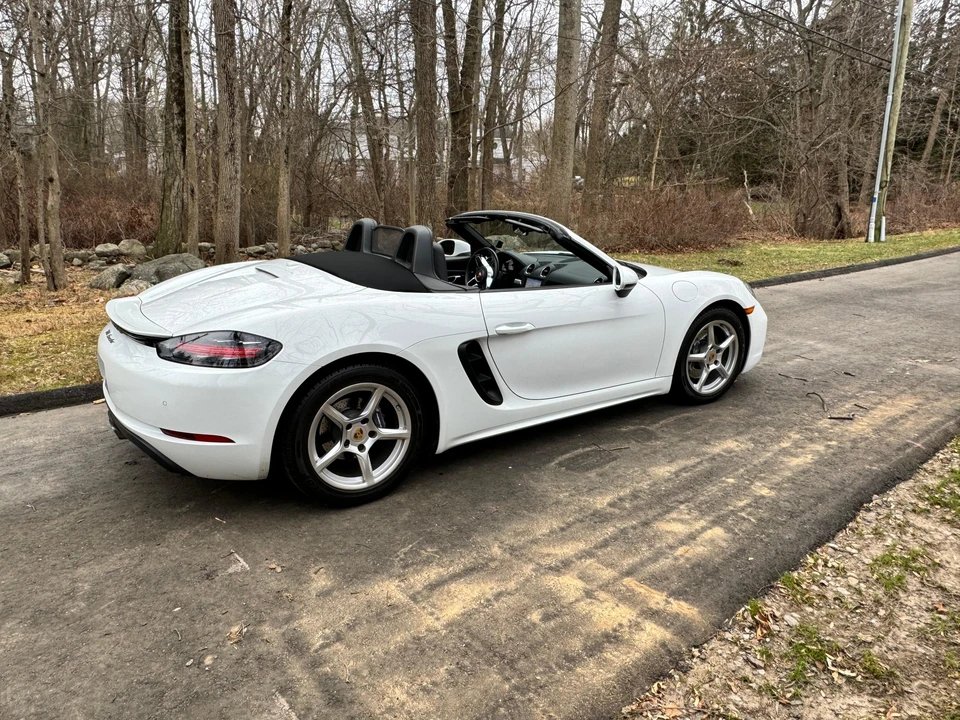 2018 Porsche 718 Boxster - Image 17 of 31