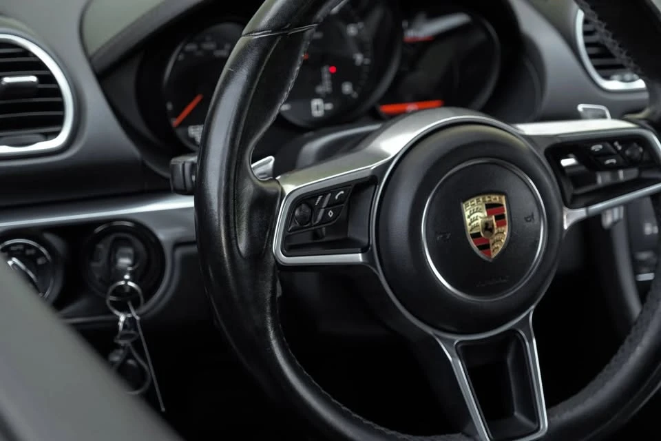 2018 Porsche 718 Boxster - Image 18 of 20