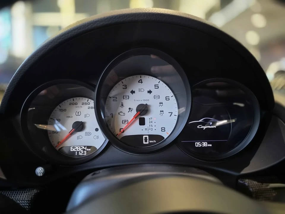 2018 Porsche 718 Cayman - Image 10 of 16