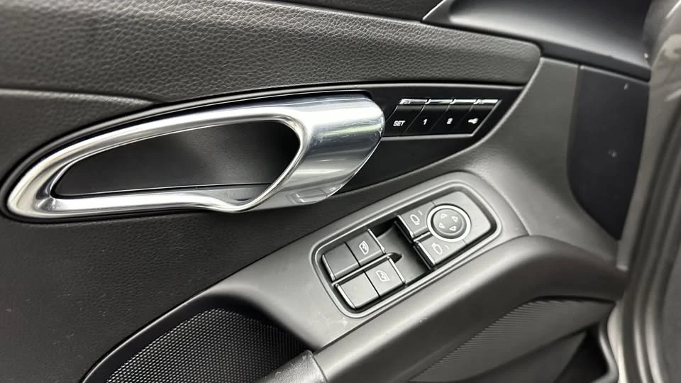 2018 Porsche 718 Cayman - Image 11 of 20