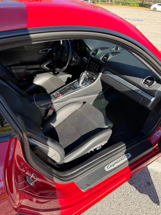 2018 Porsche 718 Cayman - Image 9 of 14