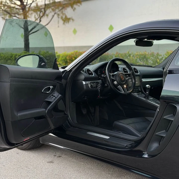 2018 Porsche 718 Cayman - Image 10 of 15