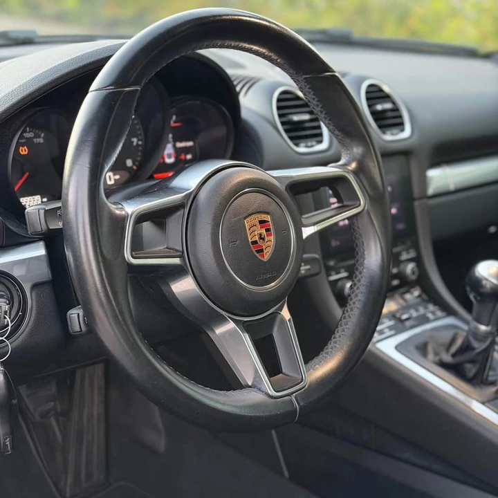 2018 Porsche 718 Cayman - Image 11 of 15