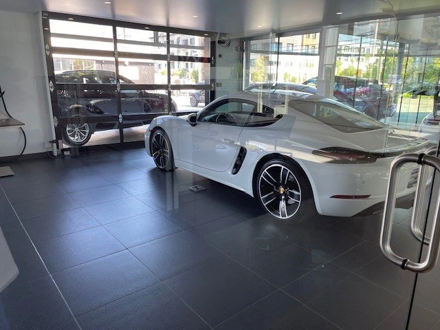 2018 Porsche 718 Cayman - Image 10 of 10