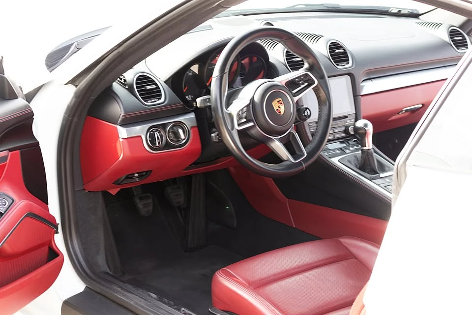 2018 Porsche 718 Cayman - Image 7 of 10