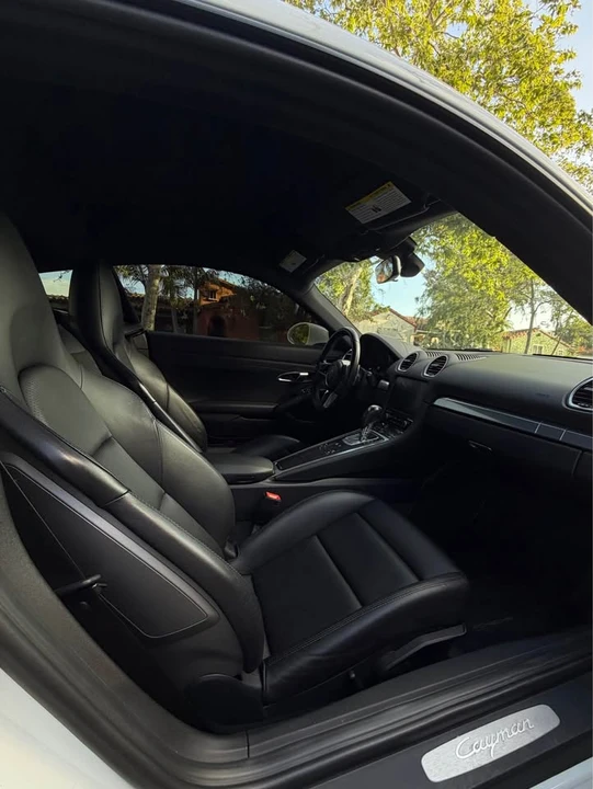 2018 Porsche 718 Cayman - Image 9 of 10