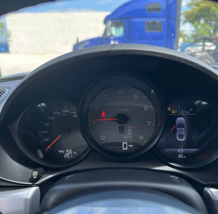 2018 Porsche 718 Cayman - Image 17 of 19
