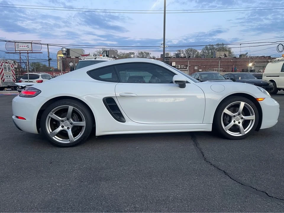 2018 Porsche 718 Cayman - Image 7 of 20