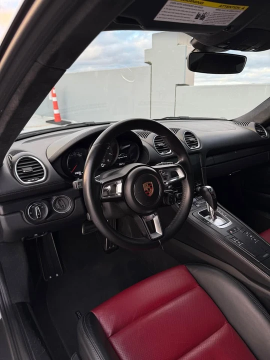 2018 Porsche 718 Cayman - Image 11 of 19