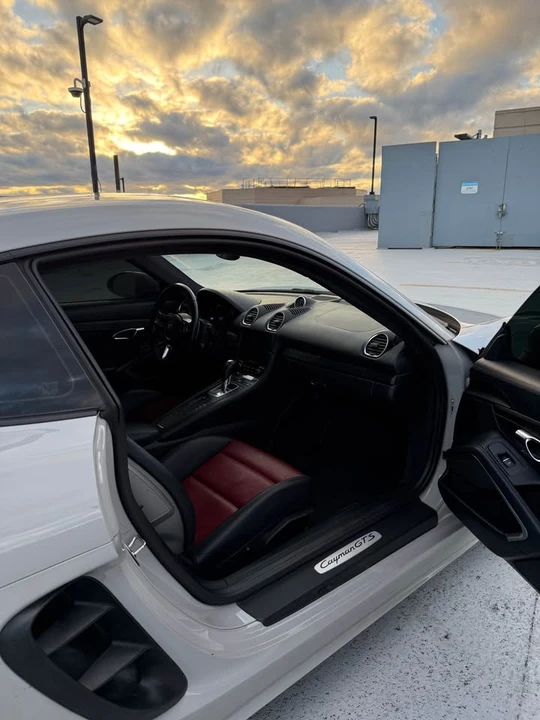 2018 Porsche 718 Cayman - Image 14 of 19