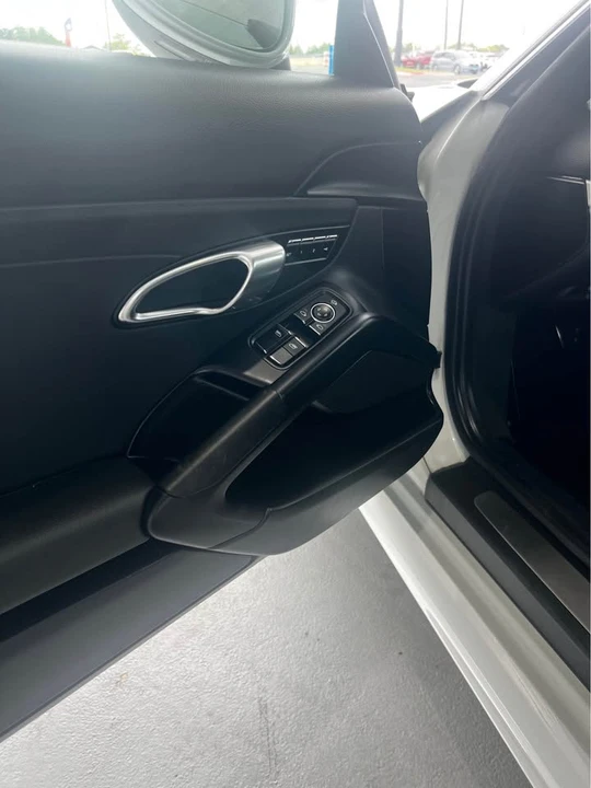 2018 Porsche 718 Cayman - Image 8 of 13