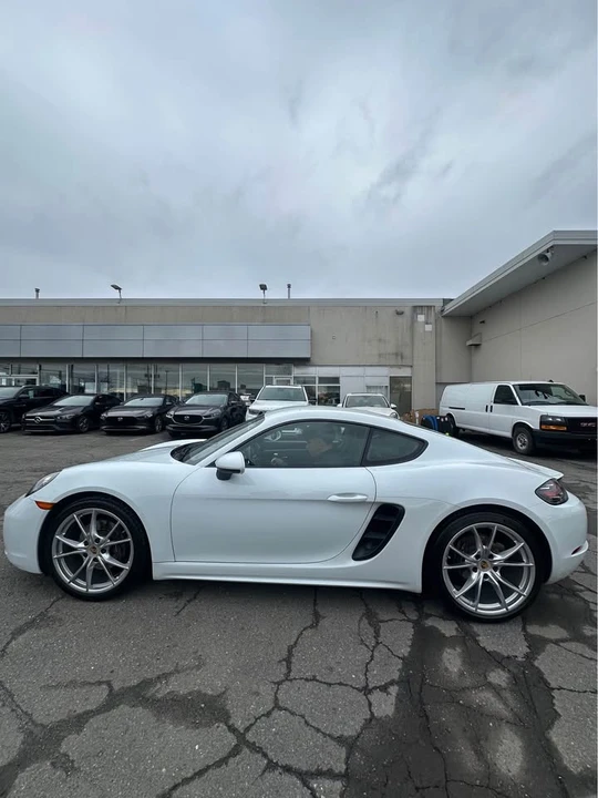 2018 Porsche 718 Cayman - Image 8 of 11