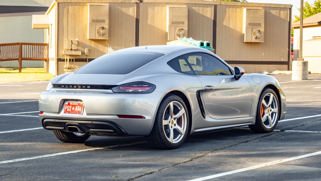 2018 Porsche 718 Cayman - Image 9 of 31