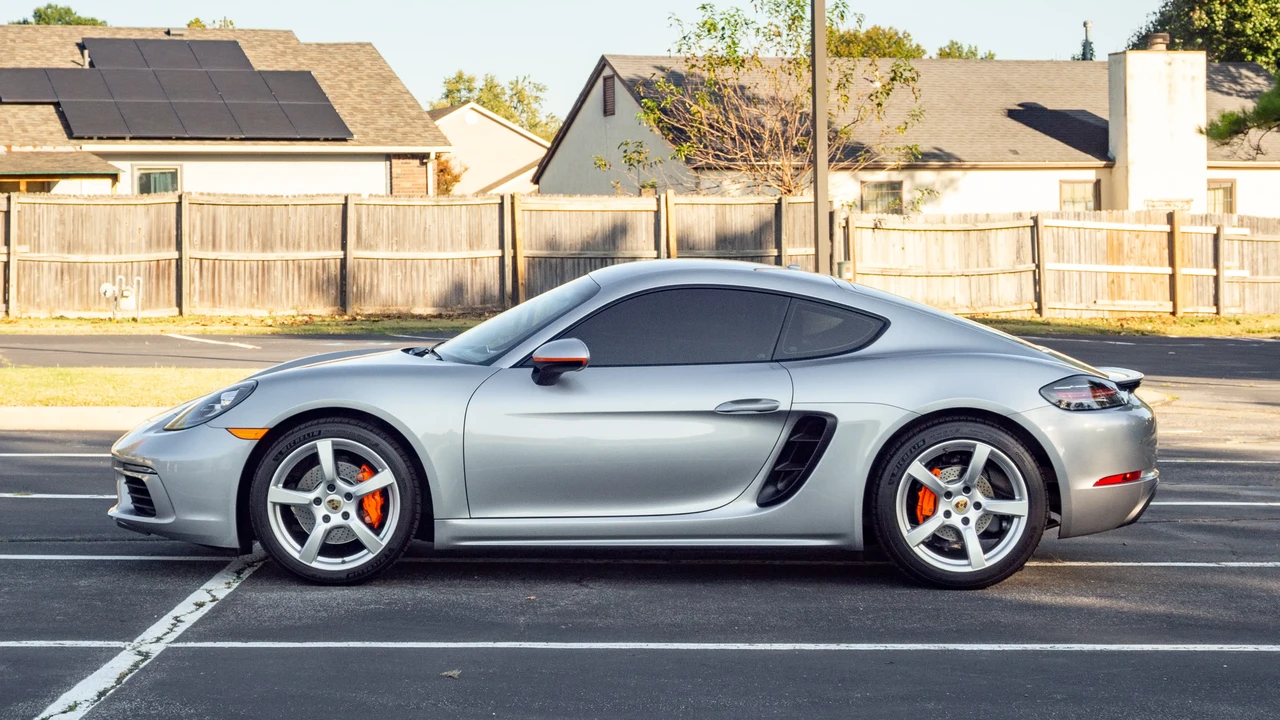 2018 Porsche 718 Cayman - Image 8 of 31