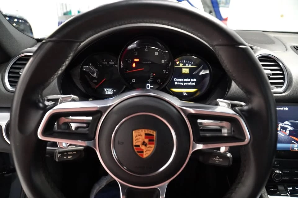 2018 Porsche 718 Cayman - Image 18 of 20