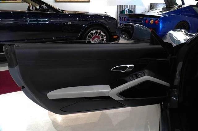 2018 Porsche - Image 14 of 24