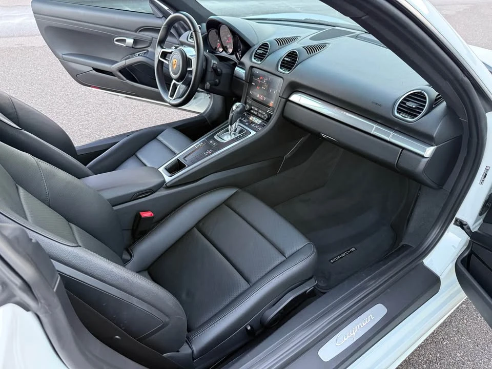 2018 Porsche 718 Cayman - Image 9 of 17