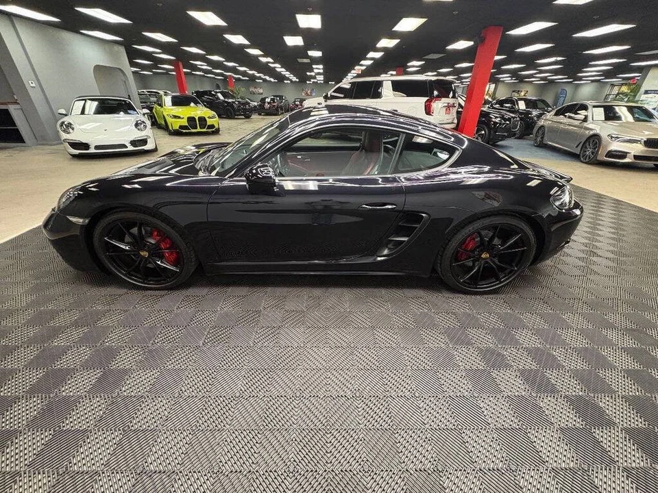2018 Porsche 718 Cayman GTS - Image 11 of 31