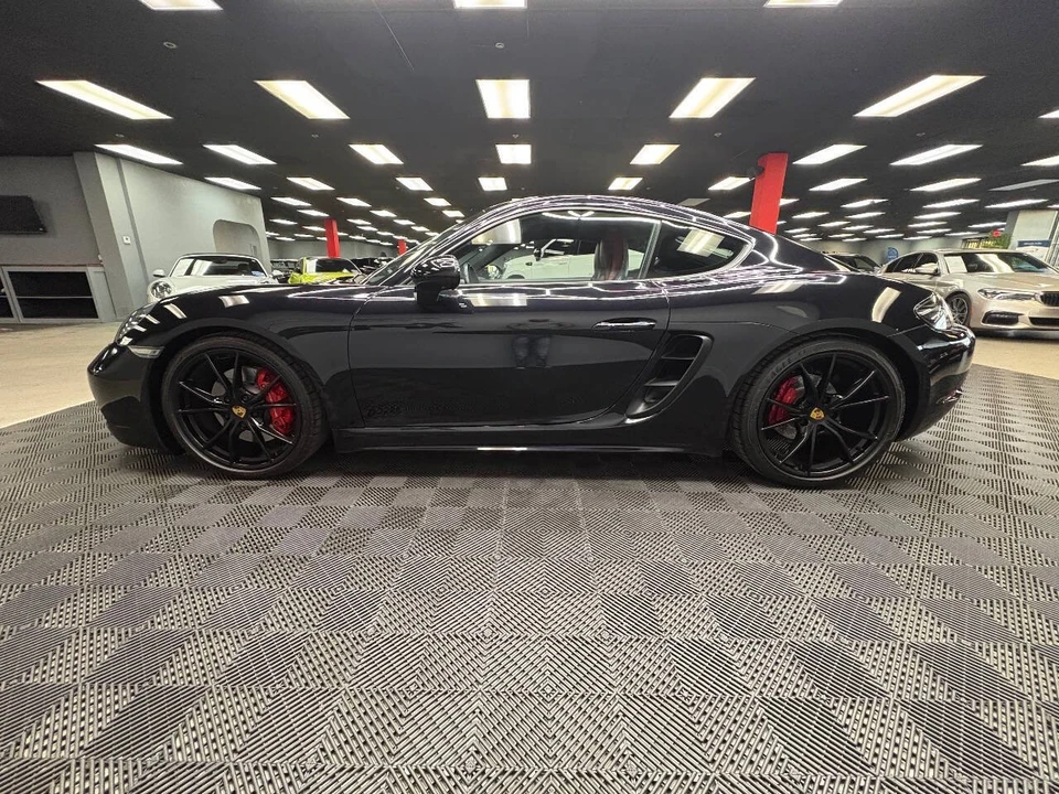 2018 Porsche 718 Cayman GTS - Image 8 of 21