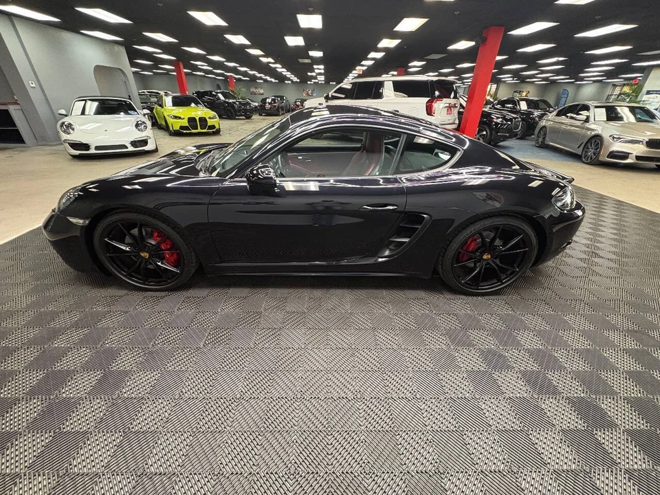 2018 Porsche 718 Cayman GTS - Image 9 of 21