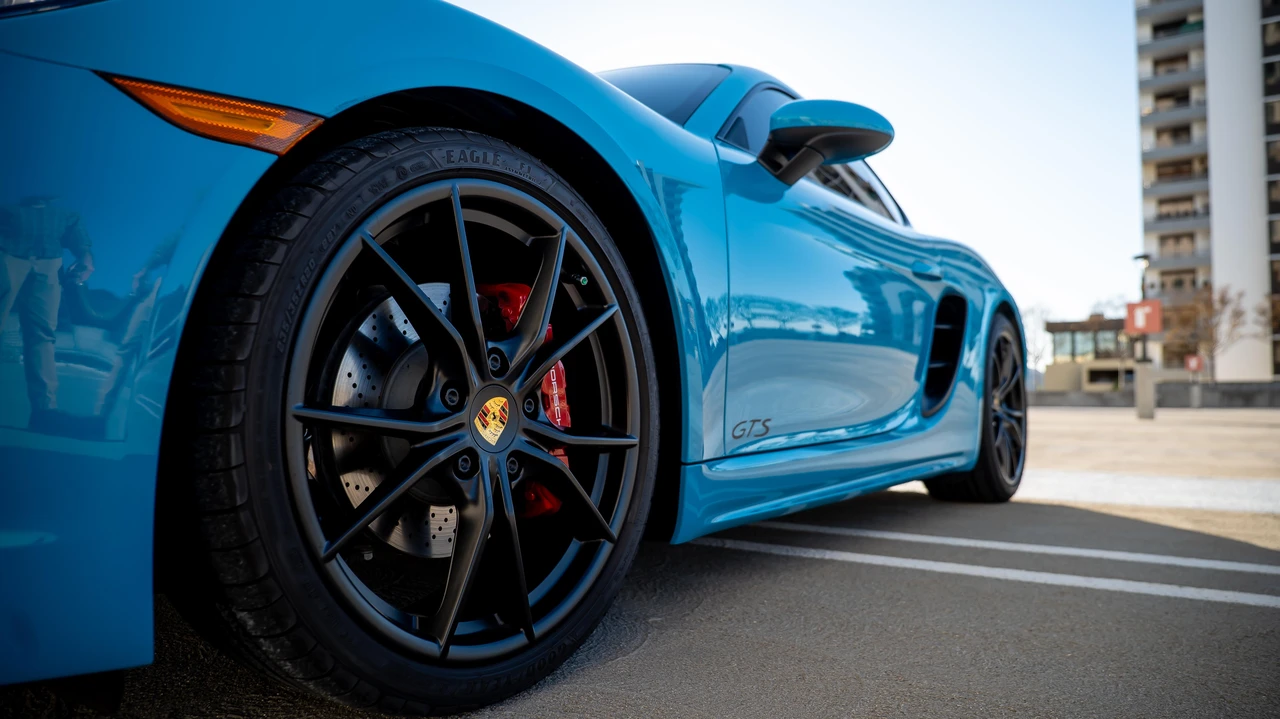 2018 Porsche 718 Cayman GTS - Image 31 of 31