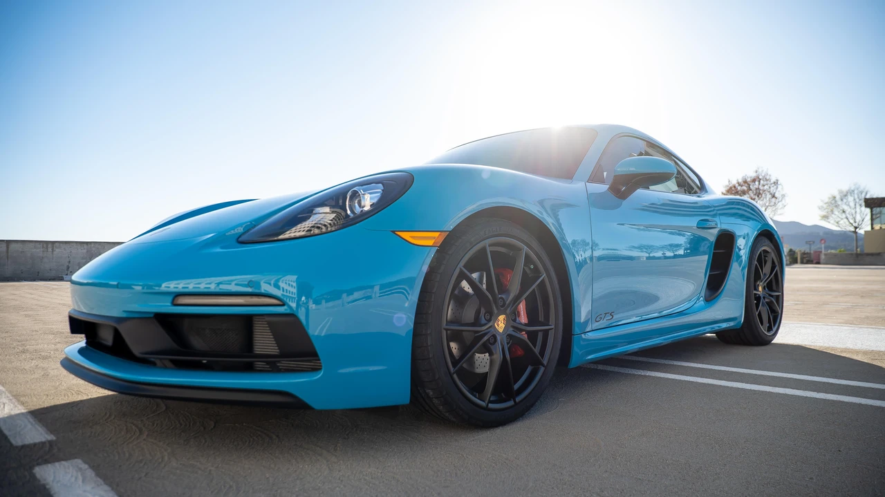 2018 Porsche 718 Cayman GTS - Image 8 of 31