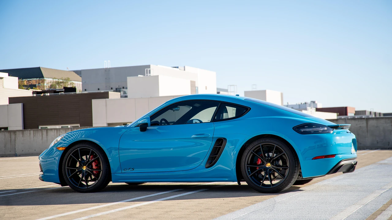 2018 Porsche 718 Cayman GTS - Image 11 of 31