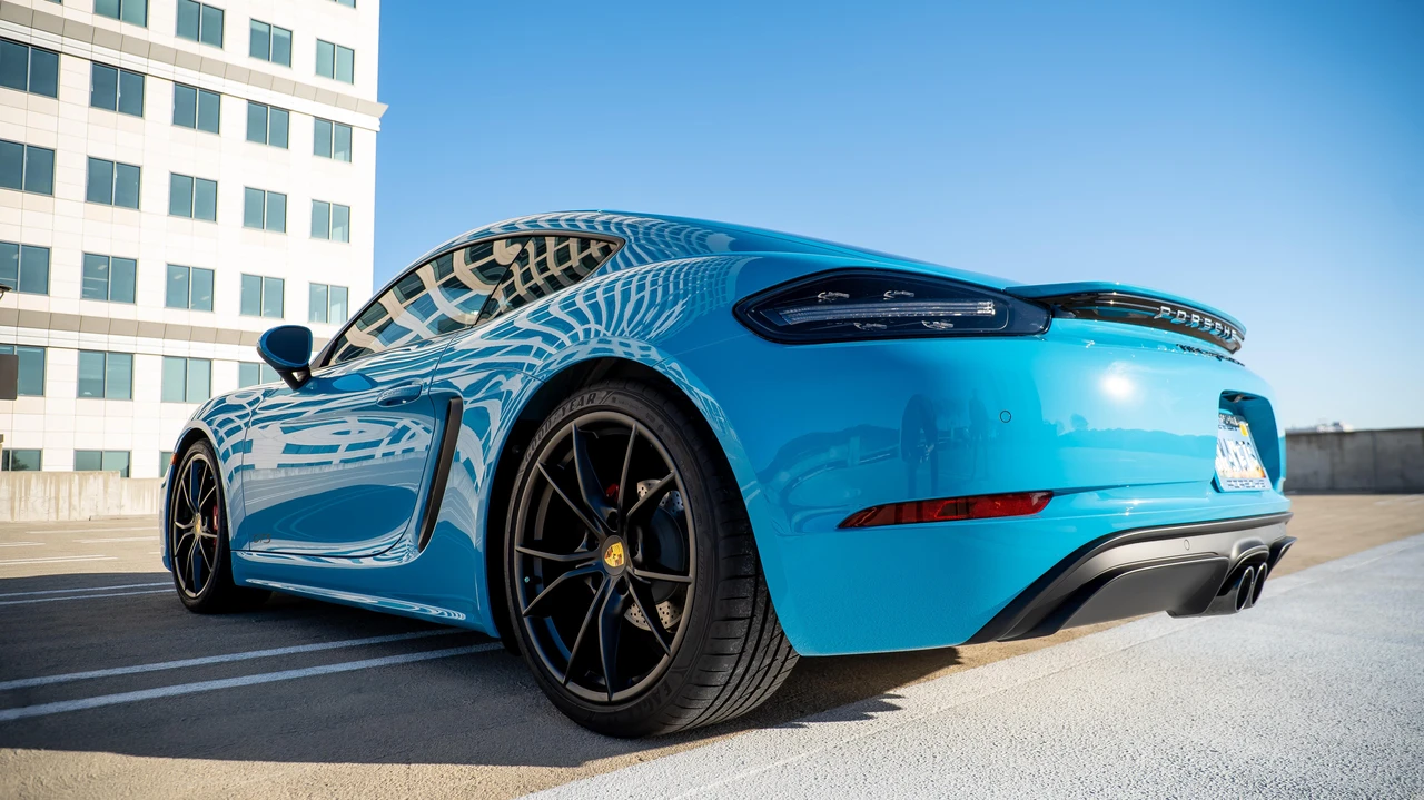 2018 Porsche 718 Cayman GTS - Image 15 of 31