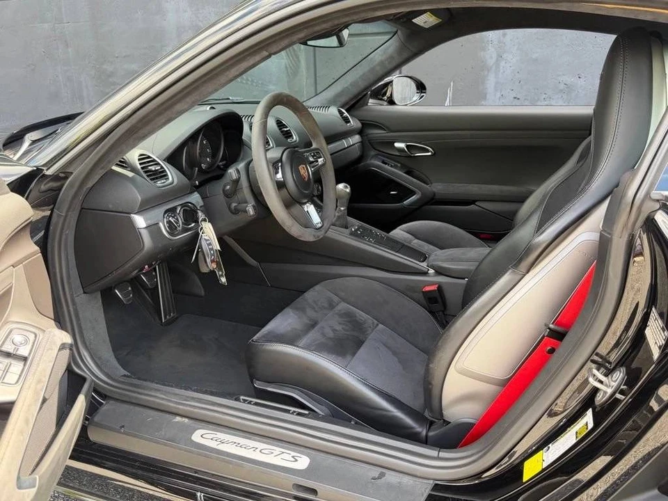 2018 Porsche 718 Cayman GTS - Image 4 of 5