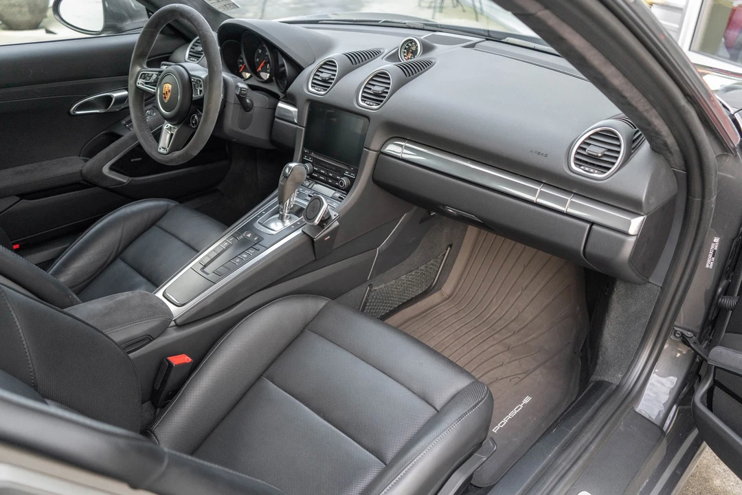 2018 Porsche 718 Cayman GTS - Image 27 of 31