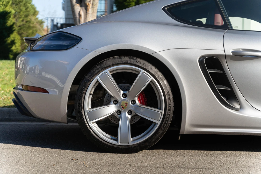 2018 Porsche 718 Cayman GTS - Image 18 of 31