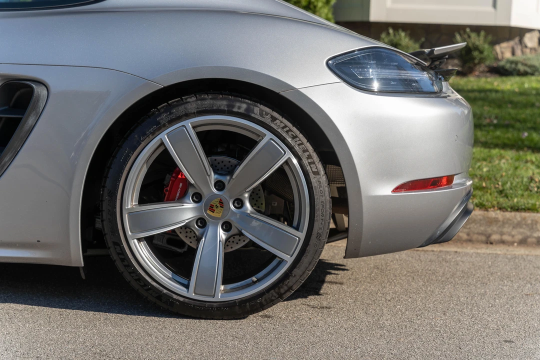 2018 Porsche 718 Cayman GTS - Image 17 of 31