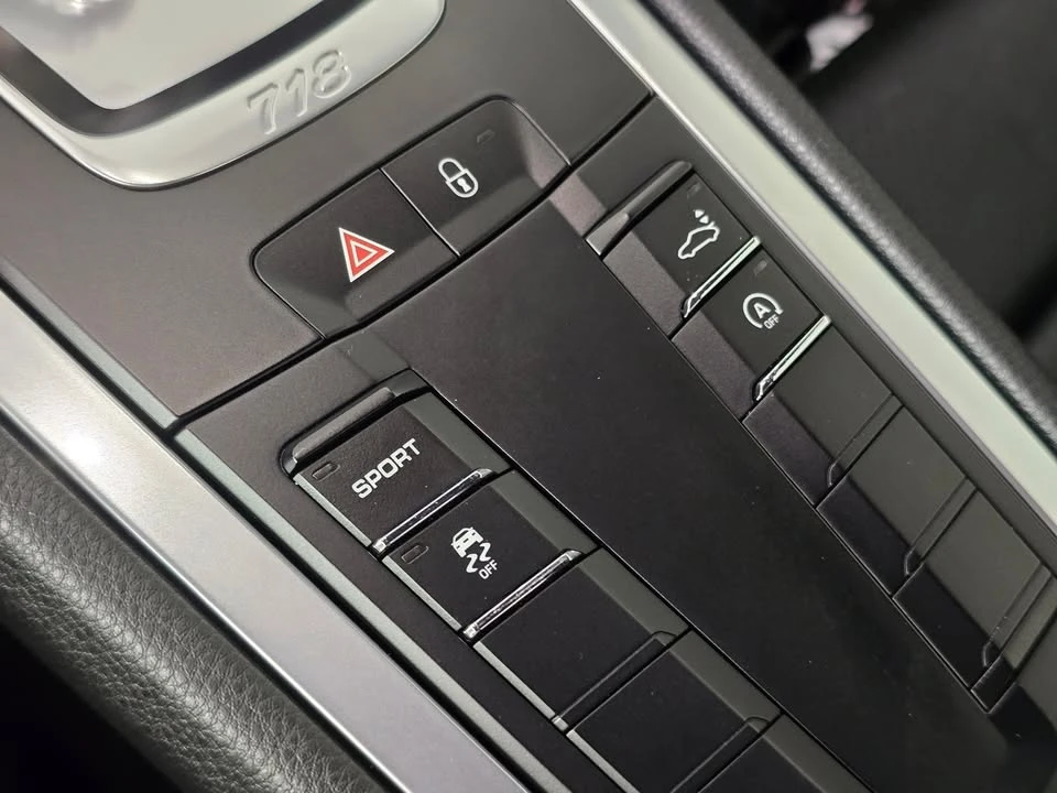 2018 Porsche 718 Cayman - Image 16 of 20