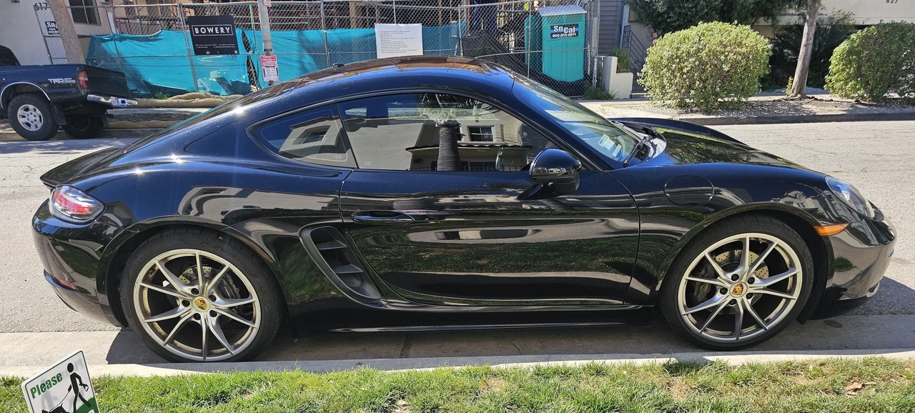 2018 Porsche 718 Cayman - Image 2 of 31