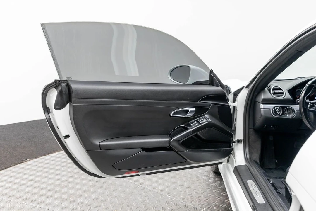 2018 Porsche 718 Cayman - Image 10 of 12