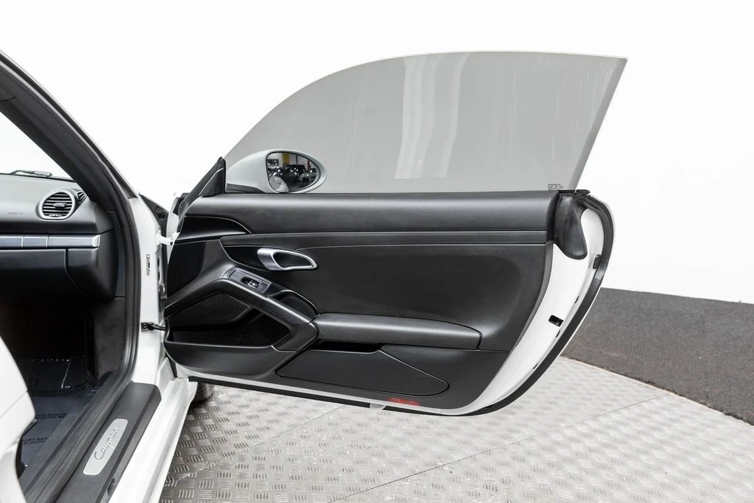 2018 Porsche 718 Cayman - Image 11 of 12