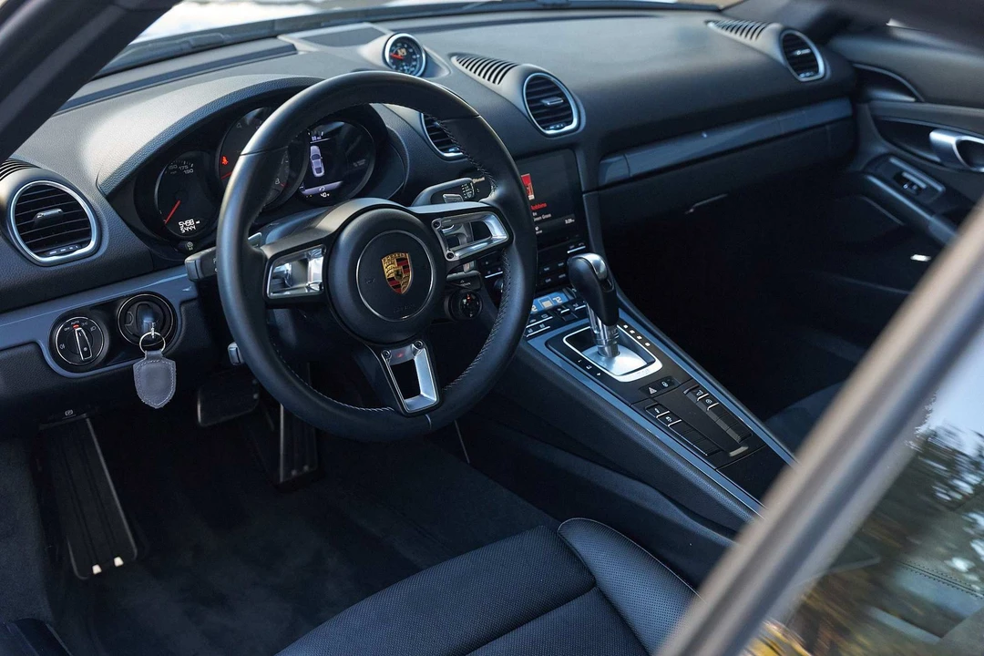 2018 Porsche 718 Cayman S - Image 25 of 31