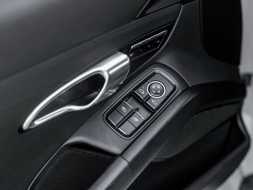2018 Porsche 718 Cayman - Image 21 of 31