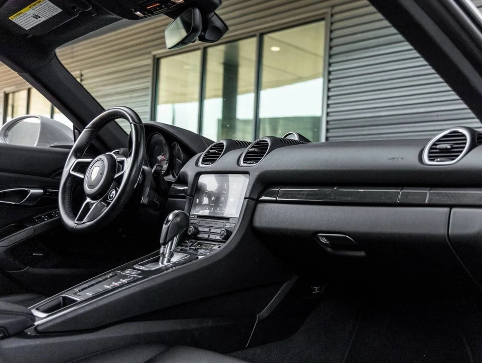 2018 Porsche 718 Cayman - Image 2 of 31