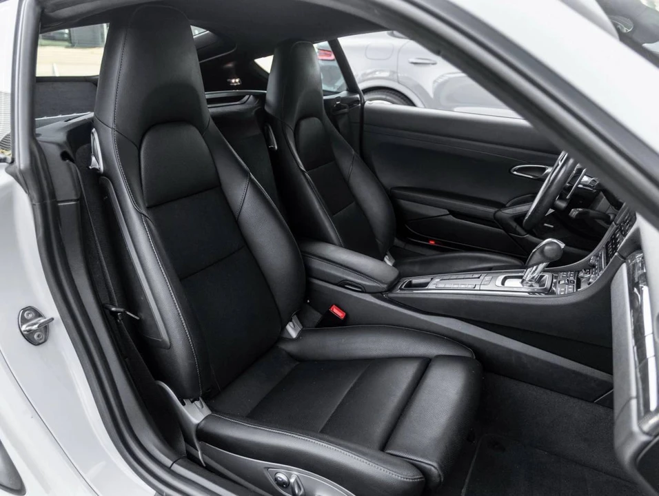 2018 Porsche 718 Cayman - Image 8 of 31
