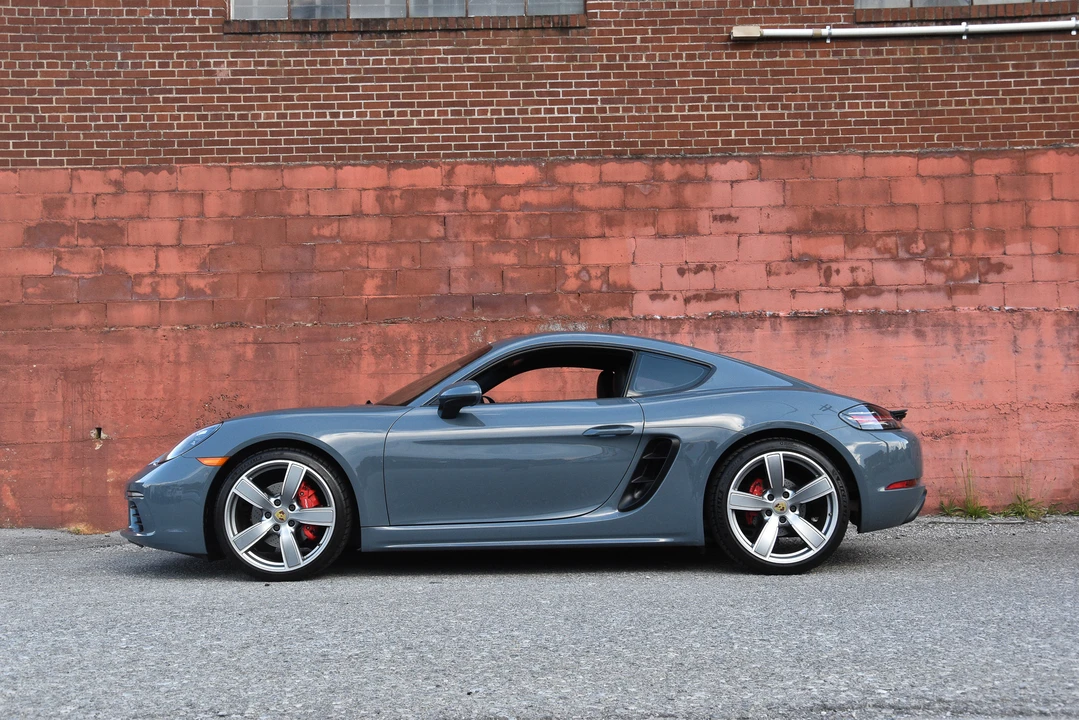 2018 Porsche 718 Cayman S - Image 11 of 31